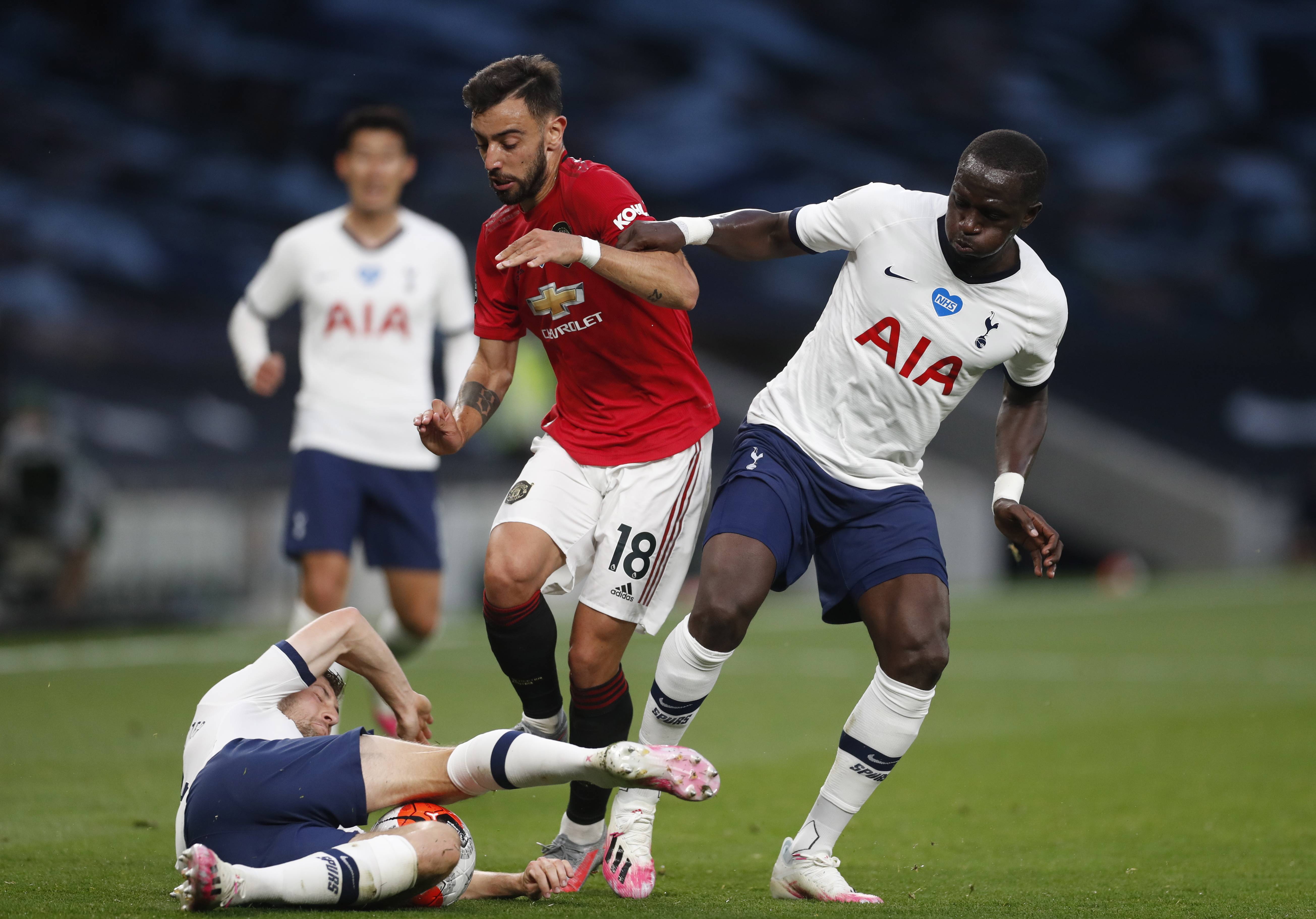 令球迷们与 令球迷们与